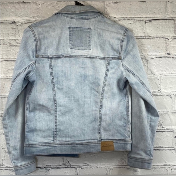 Abercrombie Kids Girls Denim Patched Jacket In Light Wash Size 9 / 10 - Picture 5 of 12